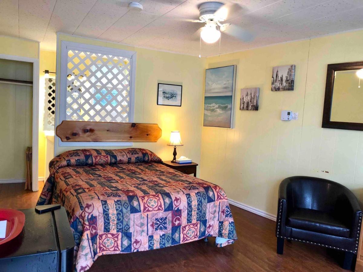 Lakelawn B&B And Motel 야머스 외부 사진