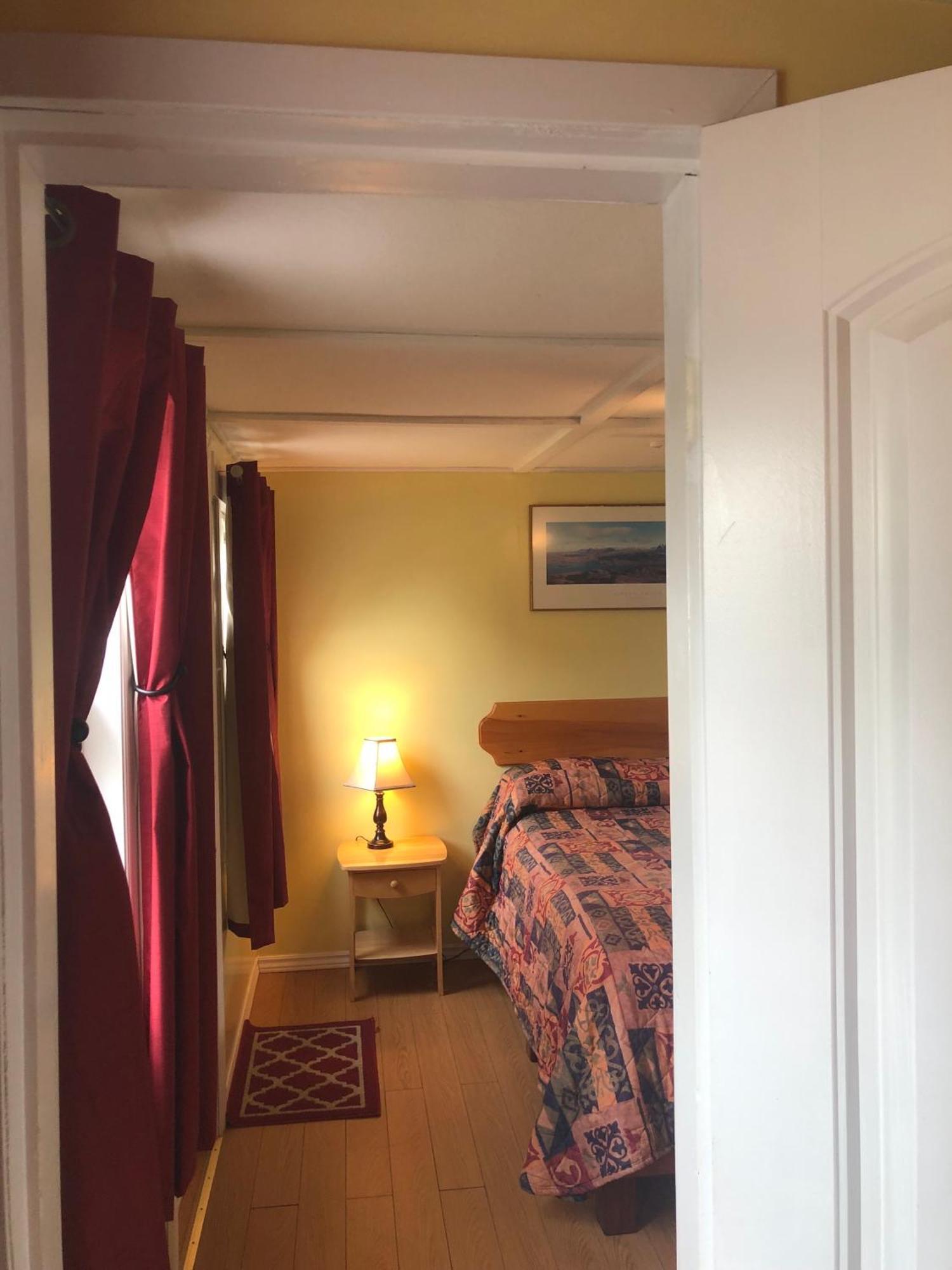 Lakelawn B&B And Motel 야머스 외부 사진
