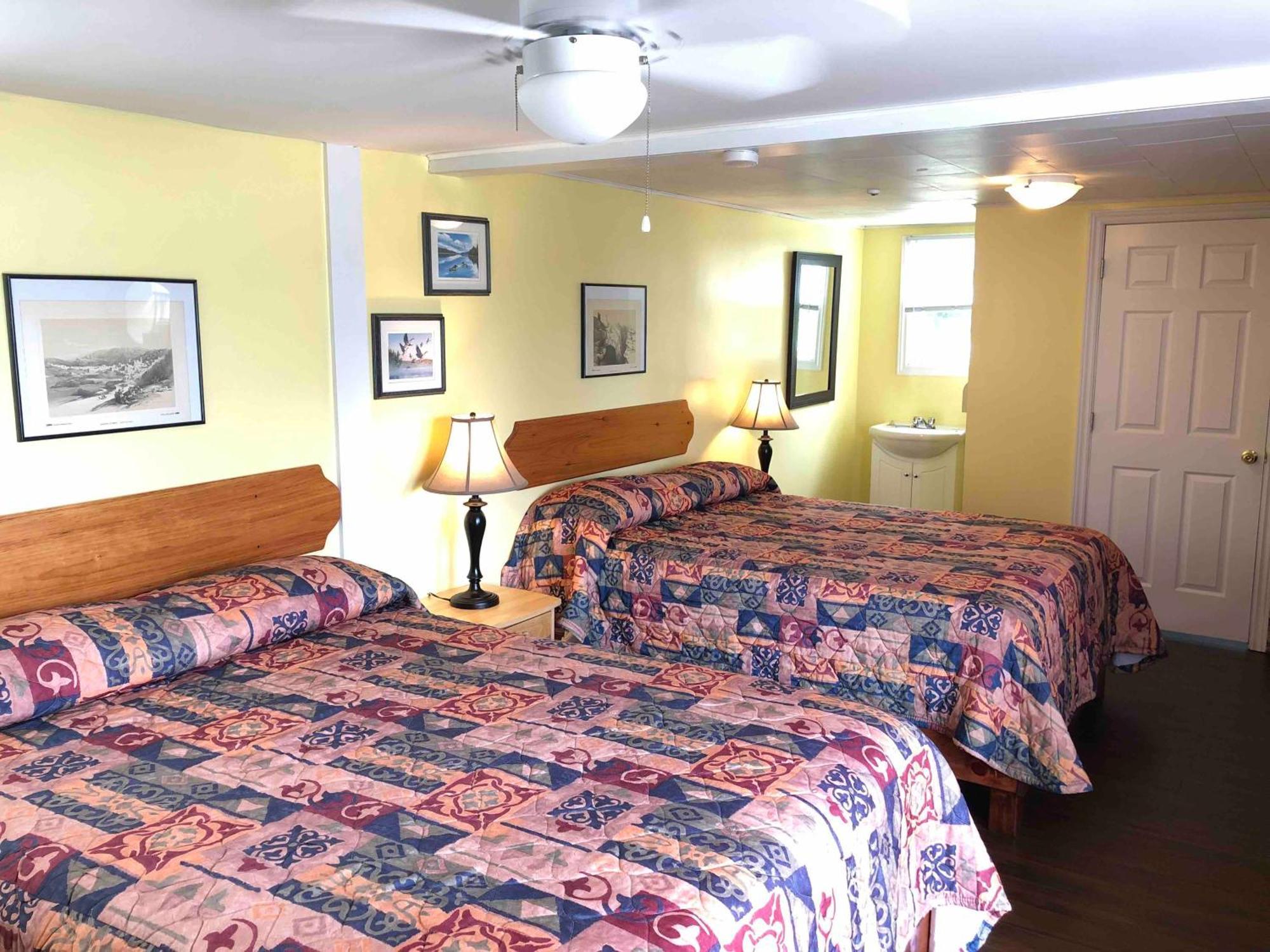 Lakelawn B&B And Motel 야머스 외부 사진