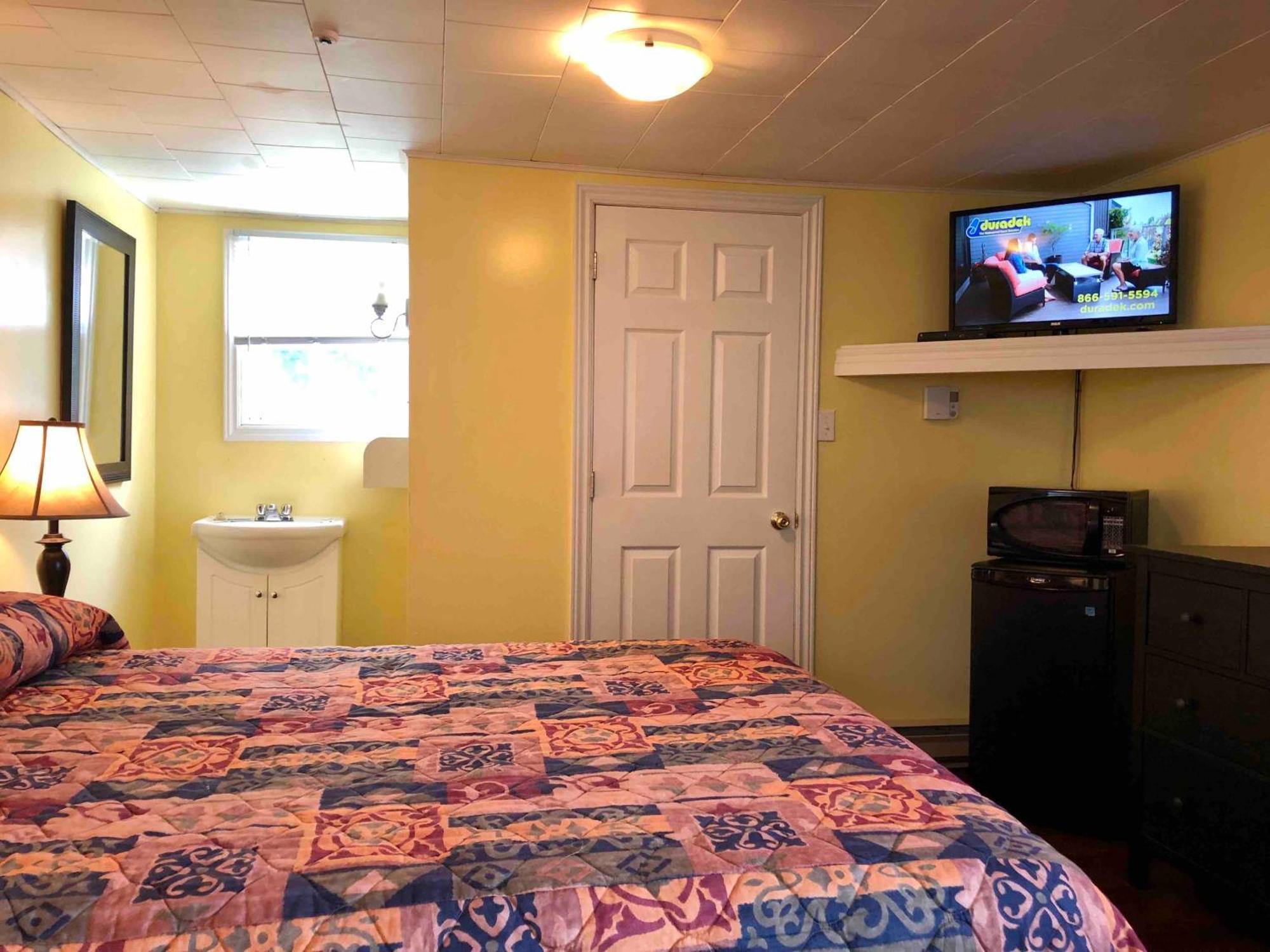 Lakelawn B&B And Motel 야머스 외부 사진