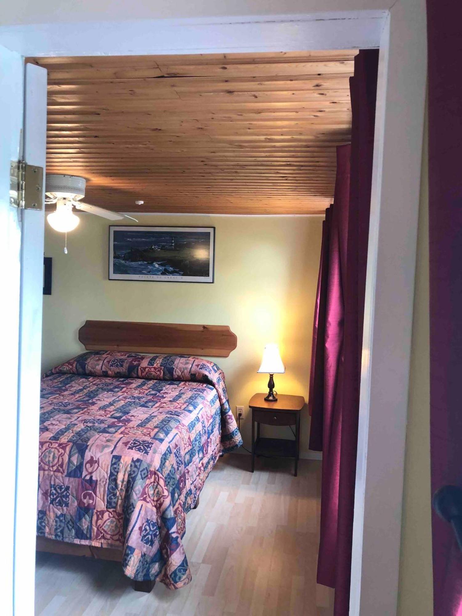Lakelawn B&B And Motel 야머스 외부 사진
