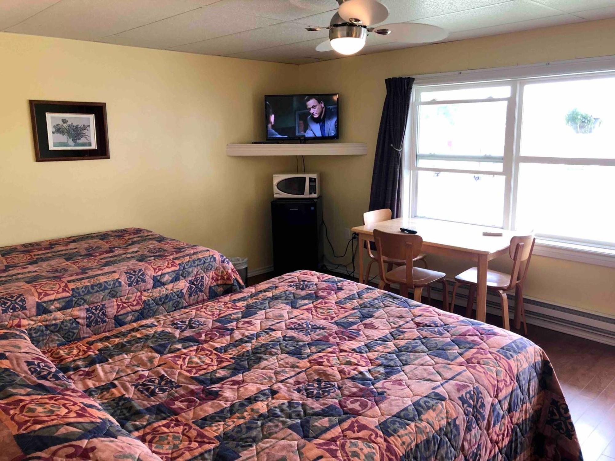 Lakelawn B&B And Motel 야머스 외부 사진