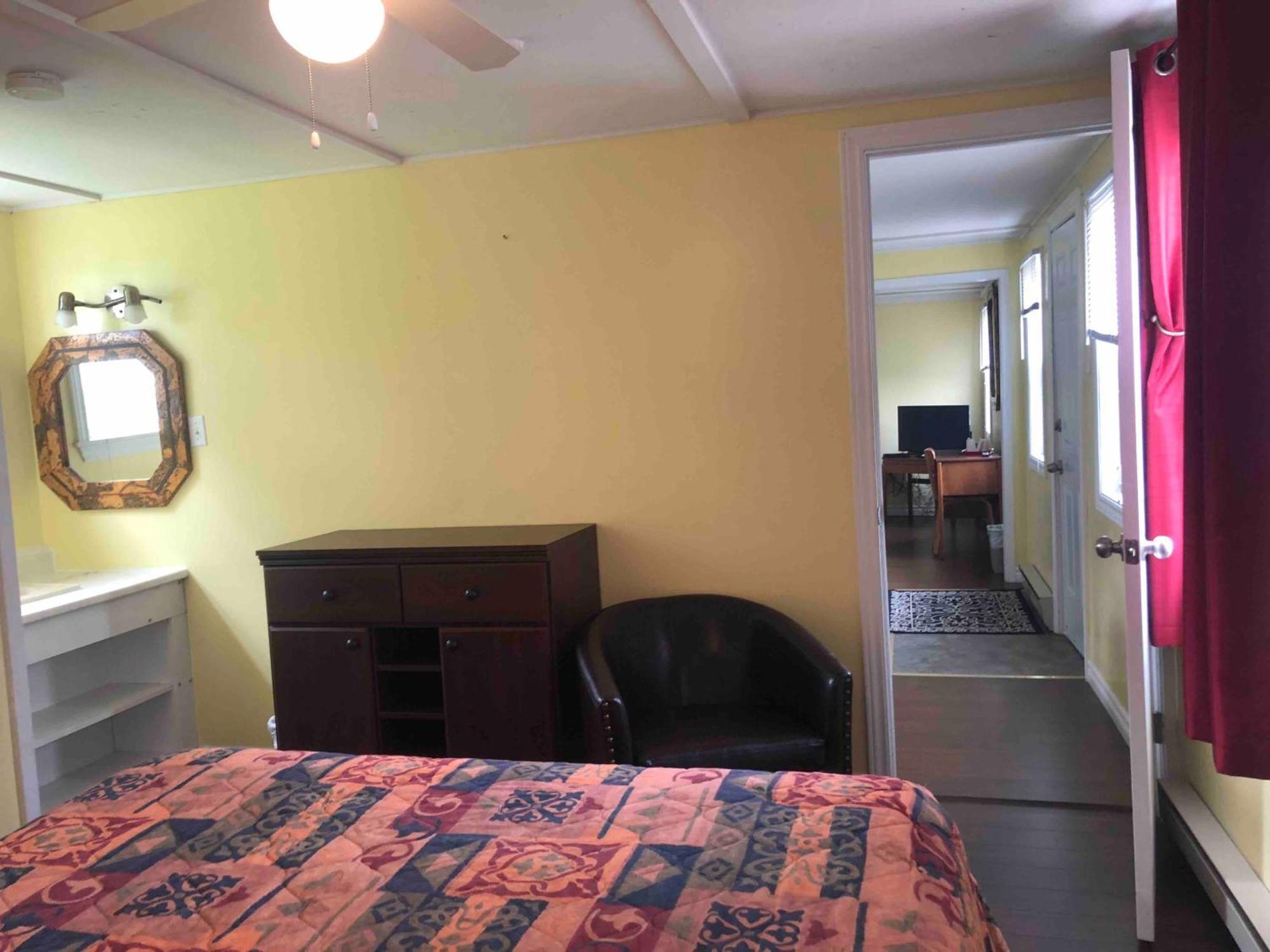 Lakelawn B&B And Motel 야머스 외부 사진