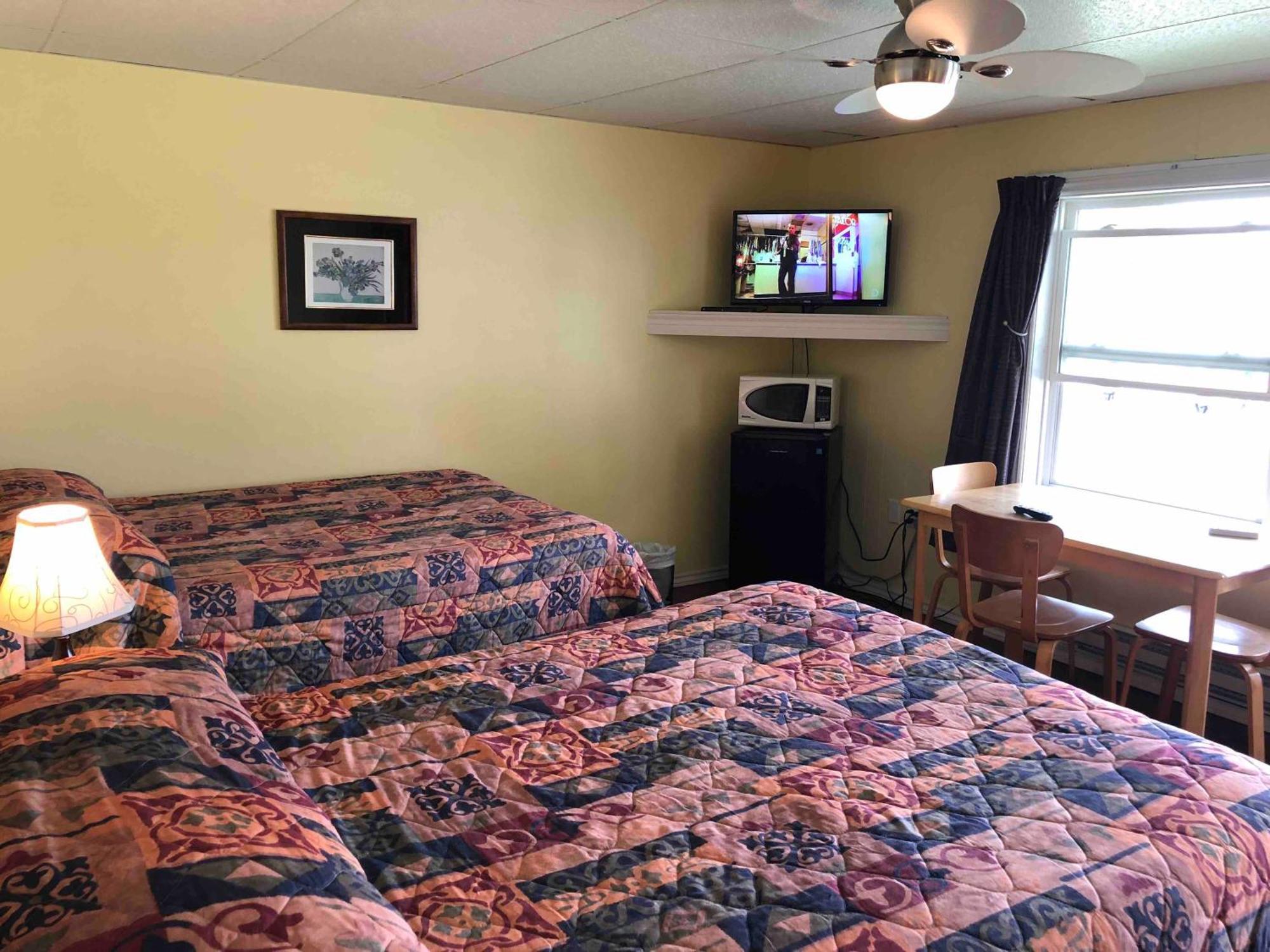 Lakelawn B&B And Motel 야머스 외부 사진