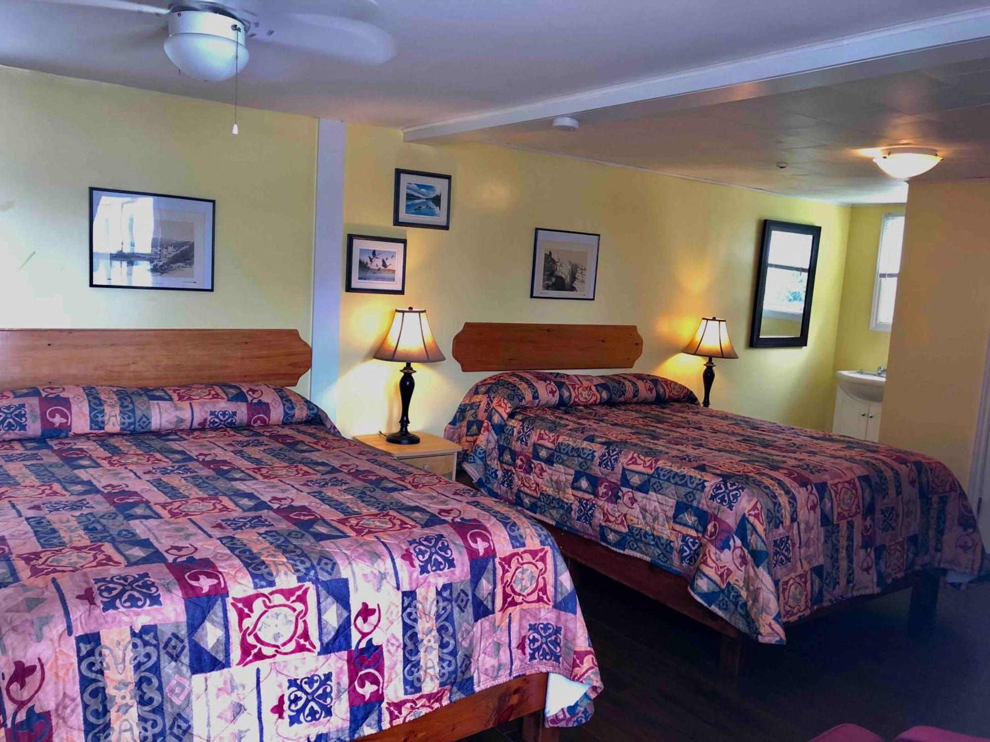 Lakelawn B&B And Motel 야머스 외부 사진