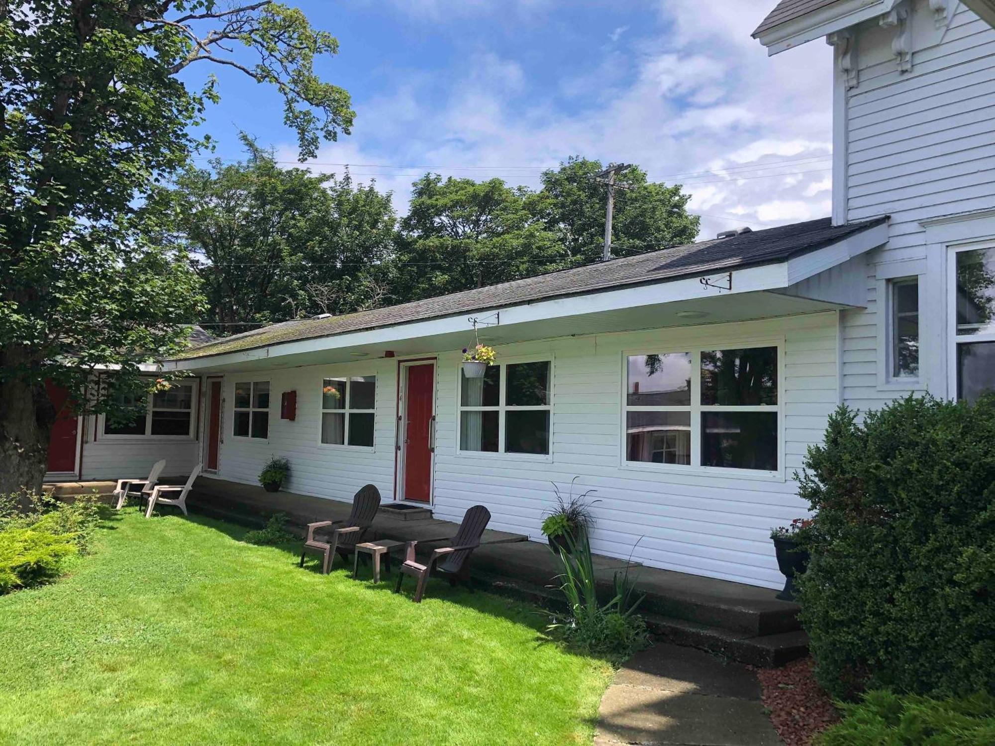 Lakelawn B&B And Motel 야머스 외부 사진