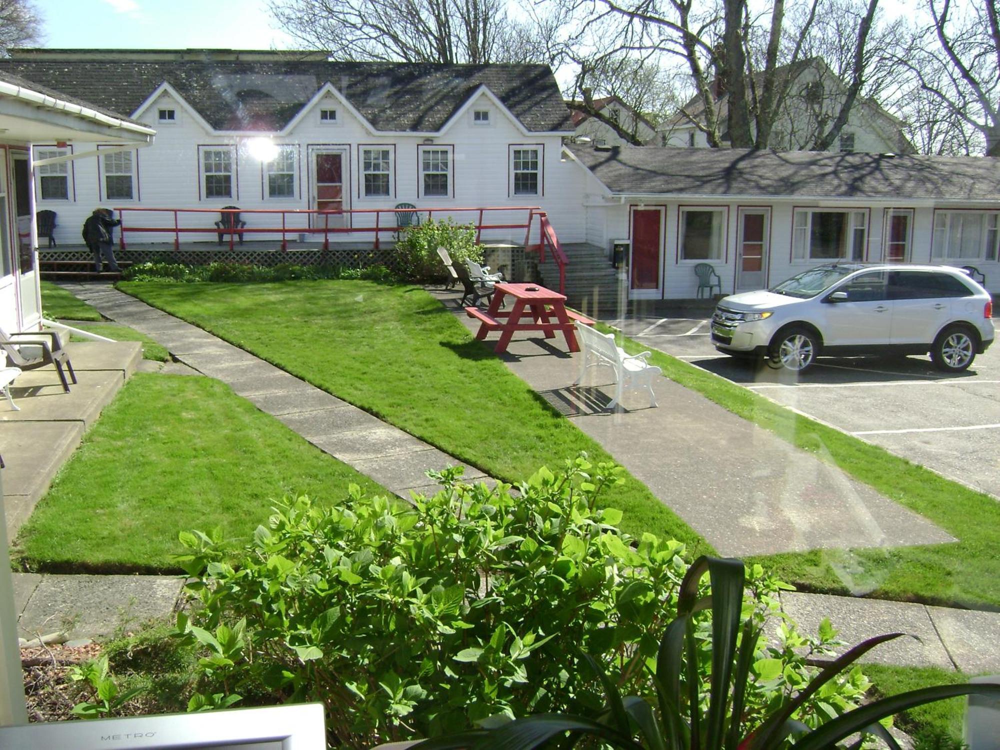 Lakelawn B&B And Motel 야머스 외부 사진